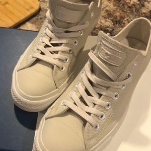 Converse All Stars Beige leather Chuck Taylor